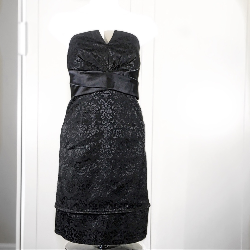 White House/Black Market 🌵 Strapless Dress 🌵